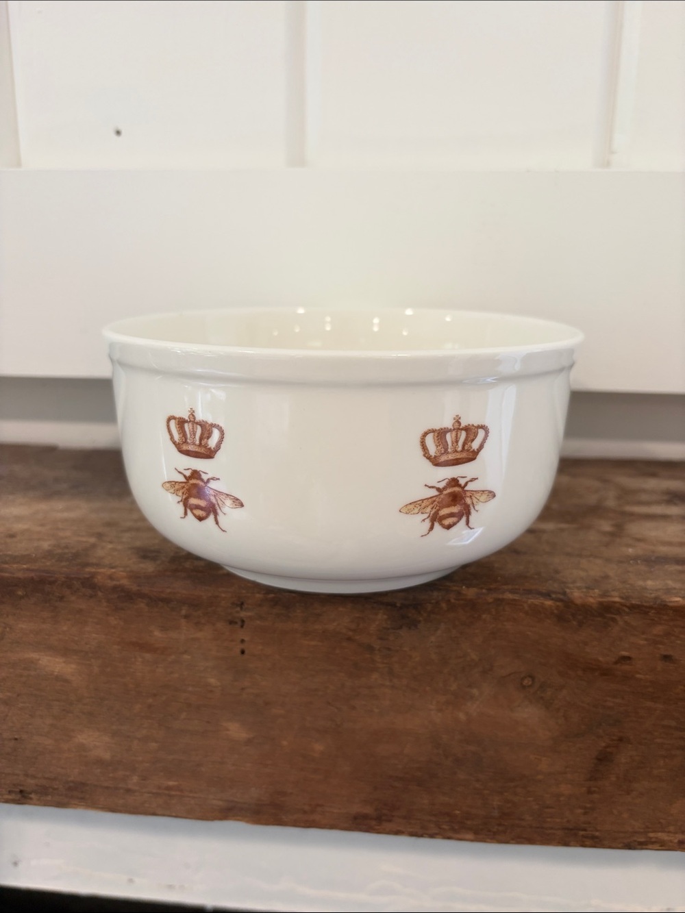 Grace Pantry White Ceramic Bowl with Bee Print Dishwasher & Microwave Safe